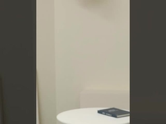 Nowy rodzaj sztucznego kwiatu, jedna tańcząca orchidea, nadaje się do dekoracji hoteli i restauracji.