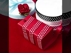 Taśma paszowa o pochodzeniu od jedwabnego ekranu