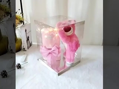 Na sezon ukończenia szkoły podarowałem kolegom z klasy i nauczycielom misie truskawkowe, bukiety róż, Qixi