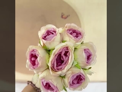 Sztuczne kwiaty w stylu róż z wazonami, bukietami, sesjami zdjęciowymi na Walentynki,