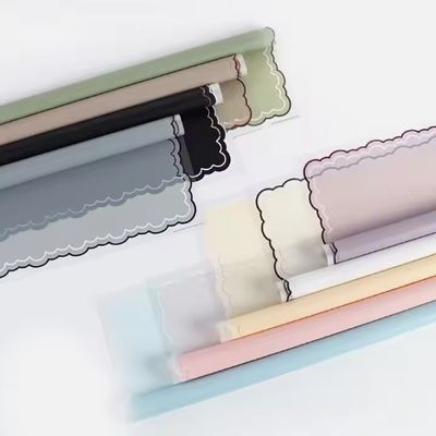 kupować Zamarznięty papier do pakowania kwiatów z falistymi liniami Opakowanie podarunkowe Wodaodporny opakowanie podarunkowe produkcja online