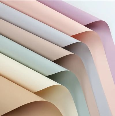 kupować Przezroczyste wodoszczelne bukiety kwiatowe Papier opakowaniowy produkcja online