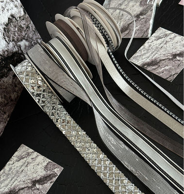 kupować Bukiet z wstążki w czarnym srebrnym kolorze Qixi, seria 1,6 cm, poliester, idealny do rękodzieła DIY, materiały kwiatowe produkcja online