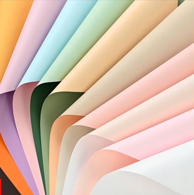 kupować Papier do pakowania kwiatów hurtowy, materiały opakowaniowe do bukietów upominkowych, dwukolorowy papier wodoodporny Ouya, bezpłatna wysyłka, zawierający papier upominkowy do kwiatów online manufacture