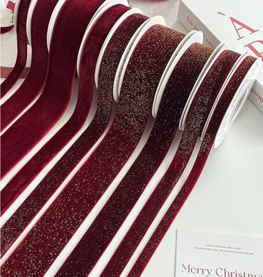 kupować Sztuczna czerwona aksamitna wstążka do ręcznie robionych kompozycji kwiatowych, pakowania prezentów rocznych i projektów DIY, materiał taśmy materiałowej produkcja online