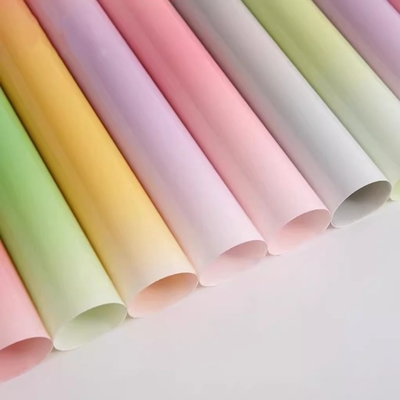 kupować Papier do pakowania kwiatów w wielu kolorach, papier Hansu do gradientu, cukierki, szkło, wodoodporny plastik, materiał do pakowania bukietów online manufacture
