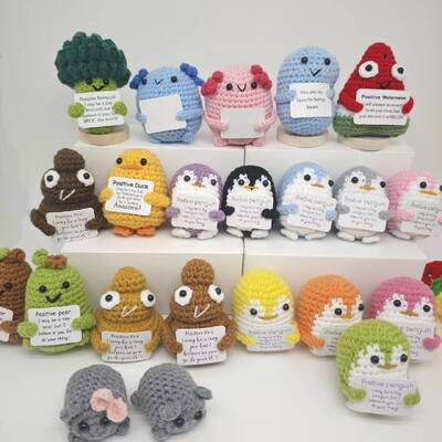 kupować Amigurumi Zwierzęta Podarunek Szczotka Zabawka Płaszcz lalka ręcznie splecione Szczotka Bauble Zabawka Zabawka Emocjonalne wsparcie Pozytywna karta akceptowania produkcja online