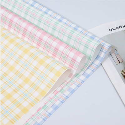 Dobra cena. Bicolor Check Flower Wrap Sheets 58cmX58cm Folia z tworzywa sztucznego Creative w Internecie