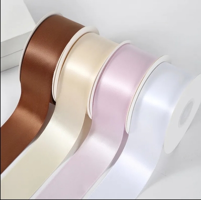 Dobra cena. Poliester 4cm Solid Color Satin Ribbon 196 Kolory do wyboru w Internecie