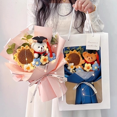Dobra cena. Graduation Bear Sunflower Knitt Bouquet Set Kreatywny Ręcznie Robiony Prezent Przędza Kwiat Prezent Nauczycielom Urodzinowy Prezent w Internecie