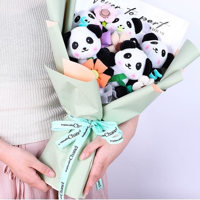 Dobra cena. Panda Płuszczowa lalka Graduation Bouquet Graduation Season Bouquet Gift for Classmates and Girlfriends Gotowy produkt Dziecięcego Dnia Bouquet w Internecie