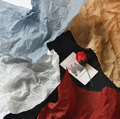 Dobra cena. Sprzedaż hurtowa bukietów kwiatów, papieru do pakowania kwiatów, papieru ręcznie walcowanego, papieru pleterowanego, papieru zwiniętego, sztuki kwiatowej, sklepu z kwiatami, papieru kształtowanego, wewnętrznej podszewki i papieru opakowaniowego w Internecie