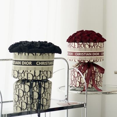 Dobra cena. Nowa, popularna, lekka, luksusowa seria papierów Hera, materiałów do pakowania kwiatów, papieru do pakowania bukietów róż, oraz zapasów do sklepów z kwiatami. w Internecie