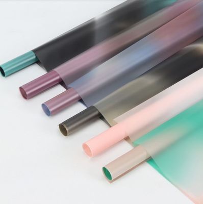 Dobra cena. Koreański papier prosty, ultra-błyskotliwy papier mat, papier do pakowania kwiatów, plastik, sztuka kwiatowa w stylu koreańskim, wodoodporny, sklep z kwiatami, torebka prezentów bukietowych, papier kwiatowy w Internecie