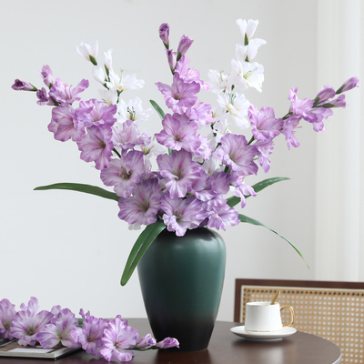 Dobra cena. Wysokiej klasy sztuczne kwiaty, jednogłówkowe gladioli sztuczne kwiaty, dekoracja salonu i stołu jadalnego w domu, rekwizyty do fotografii ślubnej, sztuczne bukiety w Internecie