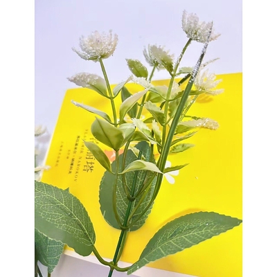 Dobra cena. Producent hurtowo sprzedaje nowe rodzaje sztucznych kwiatów z tworzywa sztucznego zanurzonego w ryżu i osmanthus do dekoracji domu, sztucznych kwiatów do dekoracji biurkowej i ozdób z układu kwiatowego w Internecie