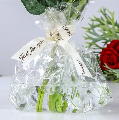 Dobra cena. Wodoszczelny papier opakowaniowy do bukietu kwiatowego 70 arkuszy Całkowicie przejrzysty celofan Sprzedaż kwiatów 52*52cm Wiele kolorów w Internecie