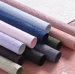 Dobra cena. Papier do pakowania i owijania bukietów z wykończeniem imitującym kamień w Internecie