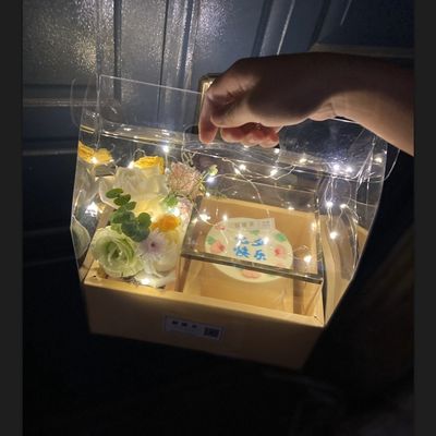 Dobra cena. Pudełko z kwiatami, pudełko z kwiatami z płytami z PVC, pudełko z kwiatami na Walentynki i popularna pudełko z kwiatami. w Internecie