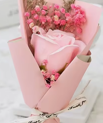 Dobra cena. Mini Soap Rose Bouquet Unikalny hurtowy prezent ślubny i walentynkowy Suszone kwiaty mydlane w Internecie