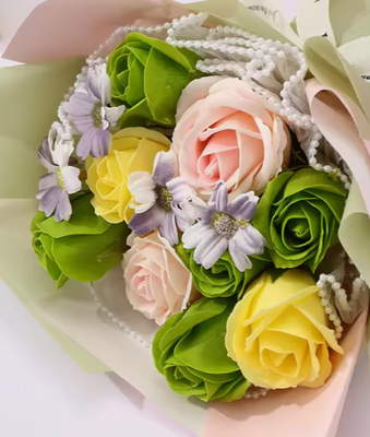 Dobra cena. Mini Ekologiczny Wysokiej Jakości Buchet Różanny Kwiaty Mydłowe Dekoracja Świąteczna Dekoracja Świąteczna Nowy Design Sztuczna Dekoracja w Internecie