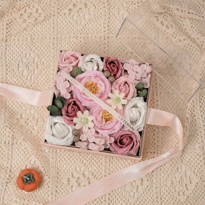Dobra cena. Luxury Handmade Forever Soap Flower Rose Bouquet w akrylowym pudełku, elegancki zapachowo-saponowy prezent na Walentynki, Boże Narodzenie i urodziny w Internecie