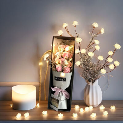 Dobra cena. Wysokiej jakości sztuczne kwiaty mydlane bukiet z światłami LED na 2026 Walentynki Dzień Matki Halloween Graduation Gift Box w Internecie