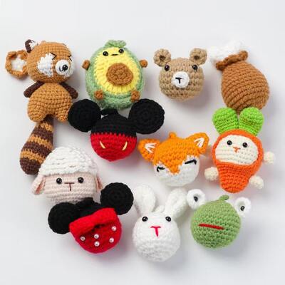 Dobra cena. Nowy ręcznie wykonany wiórowany dziany lalka Amigurumi dla domu Dekoracja świąteczna Podarunkowy łańcuch kluczy w Internecie