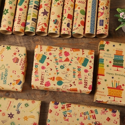 Dobra cena. Opakowanie na prezenty nadające się do recyklingu Kraft Paper Roll CMYK Kolor do pakowania prezentów w Internecie